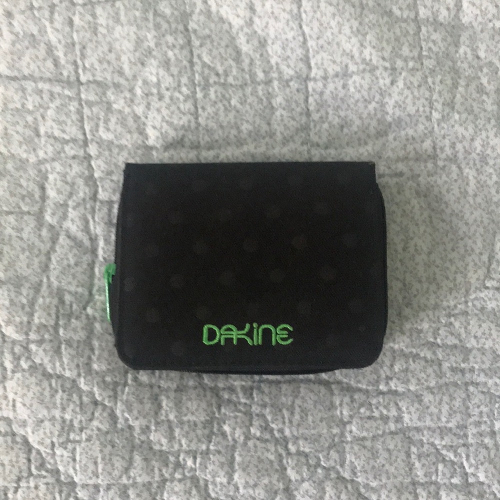 Dakine wallet